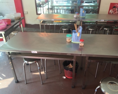 Bàn Ghế Inox Quán Ăn: Chiến Lược Tối Ưu Chi Phí Đầu Tư Cho Chủ Kinh Doanh F&B