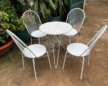 Bàn Ghế Sắt Quán Cafe Sân Vườn Giá Sỉ: Cẩm Nang Chọn Mua Tối Ưu