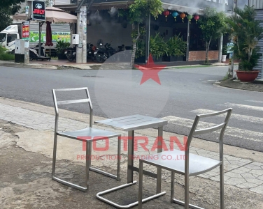 Chọn Xưởng Gia Công Bàn Ghế Inox Tại TPHCM: Cẩm Nang Toàn Diện