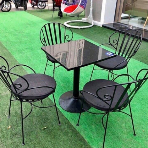 Bàn ghế sân vườn cao cấp được Tô Trần cung cấp 