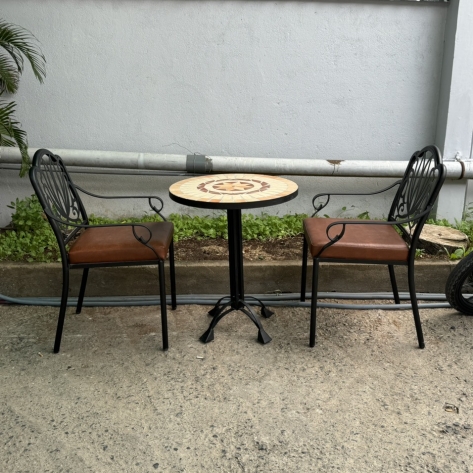 Bí quyết trang trí nhà cửa với bộ bàn ghế sắt đẹp mắt