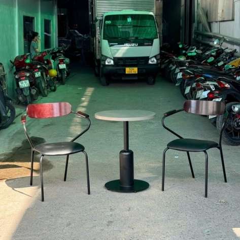 Lợi ích của việc sử dụng bàn ghế khung sắt ngoài trời