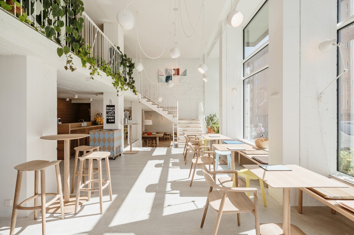 Thiết kế quán cafe phong cách ​Minimalist - Tối giản