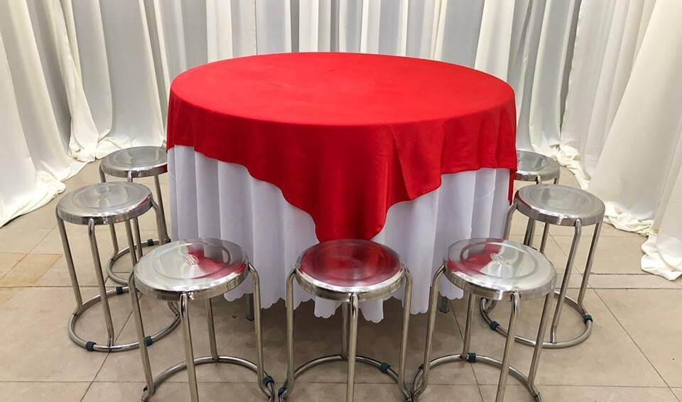 ban-ghe-inox-dam-cuoi