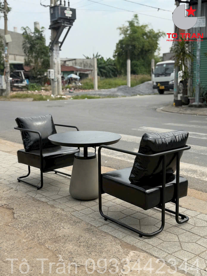 mua-ban-ghe-sat-quan-cafe