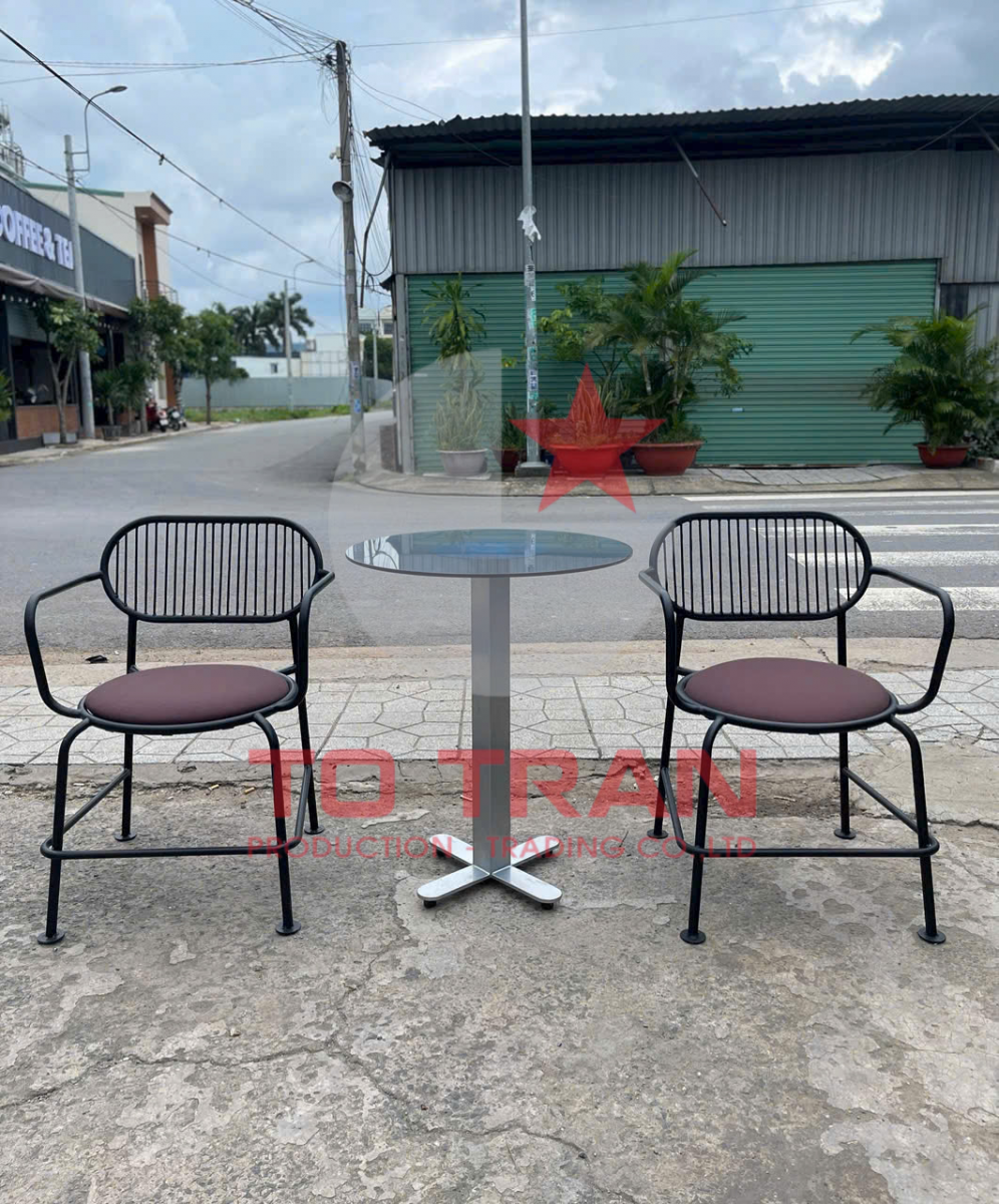mua-ban-ghe-sat-quan-cafe-gia-si