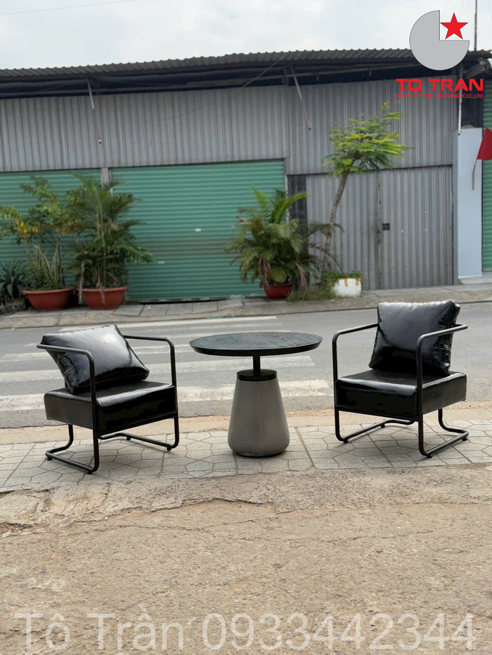 mua-ban-ghe-sat-quan-cafe