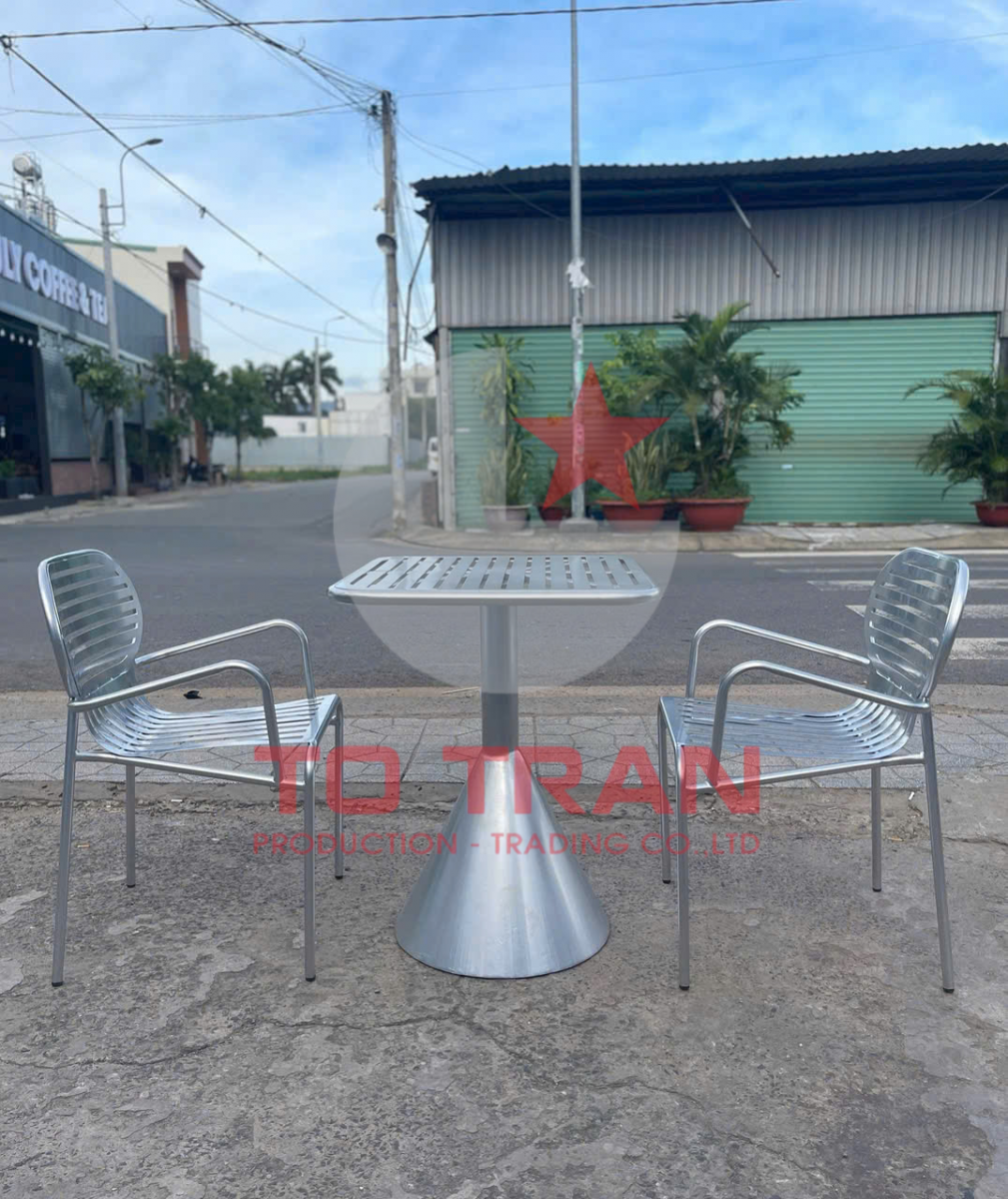 mua-ban-ghe-sat-quan-cafe-tai-quan-12