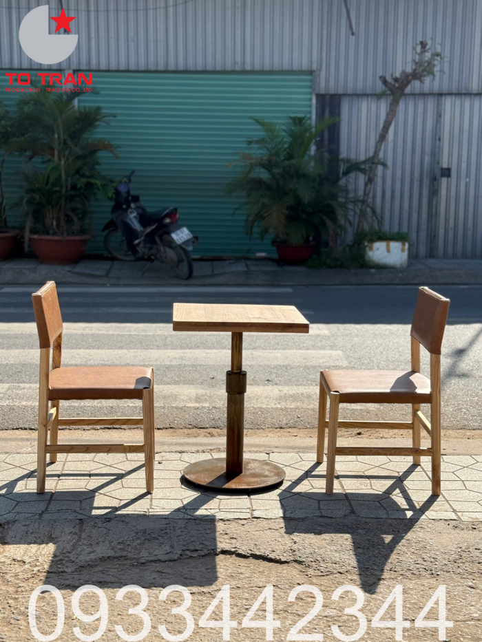 mua-ban-ghe-sat-quan-cafe